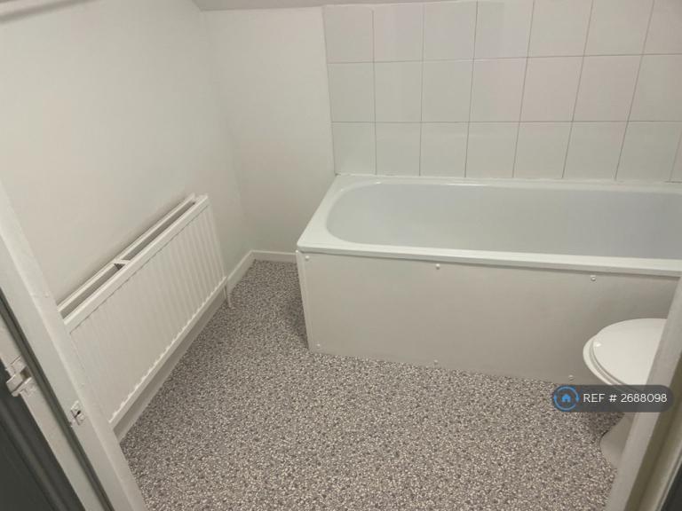 1 bedroom flat in Oakfield Road, Croydon, CR0 (1 bed) (#2688098)