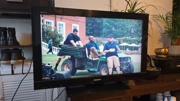 image for 32" SONY TV / NOT SMART /