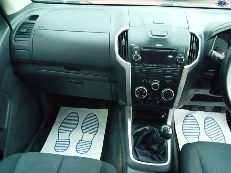 ISUZU D-MAX 2.5 TD Fury Red Manual Diesel 2016