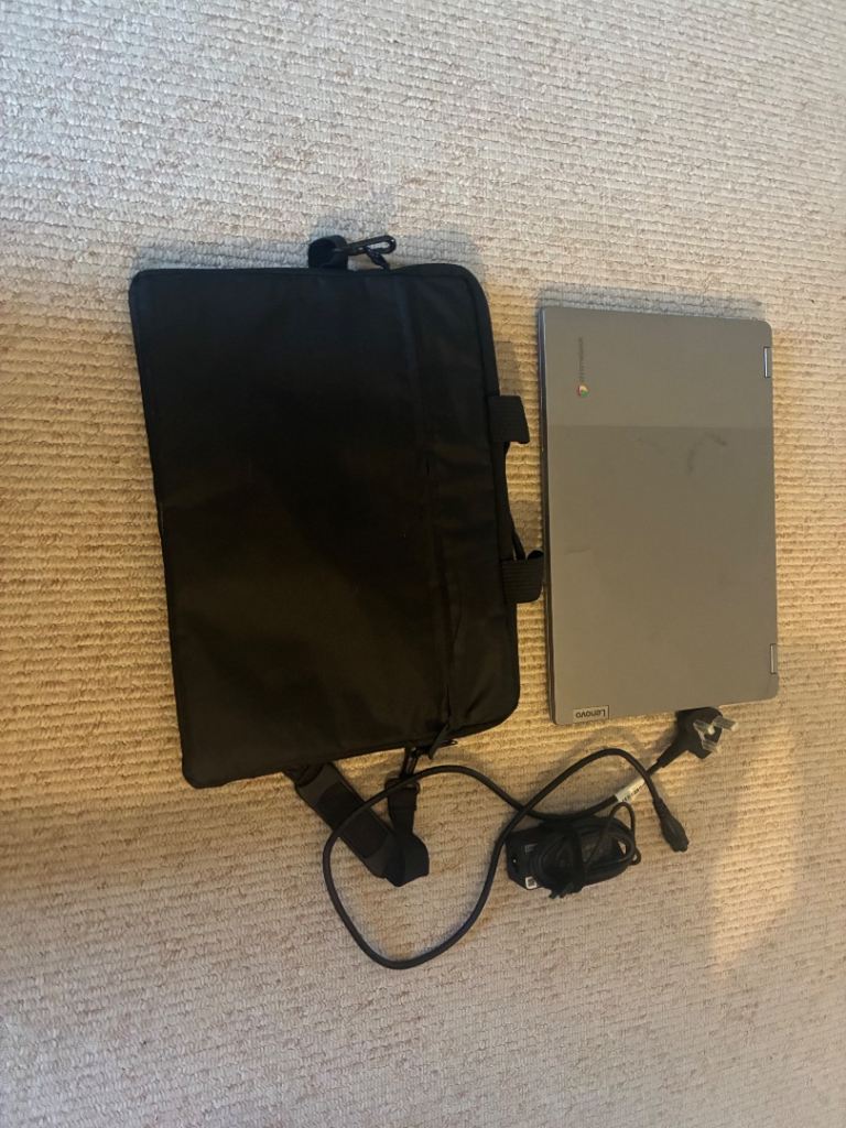 Lenova Laptop chrome with carrier and charger