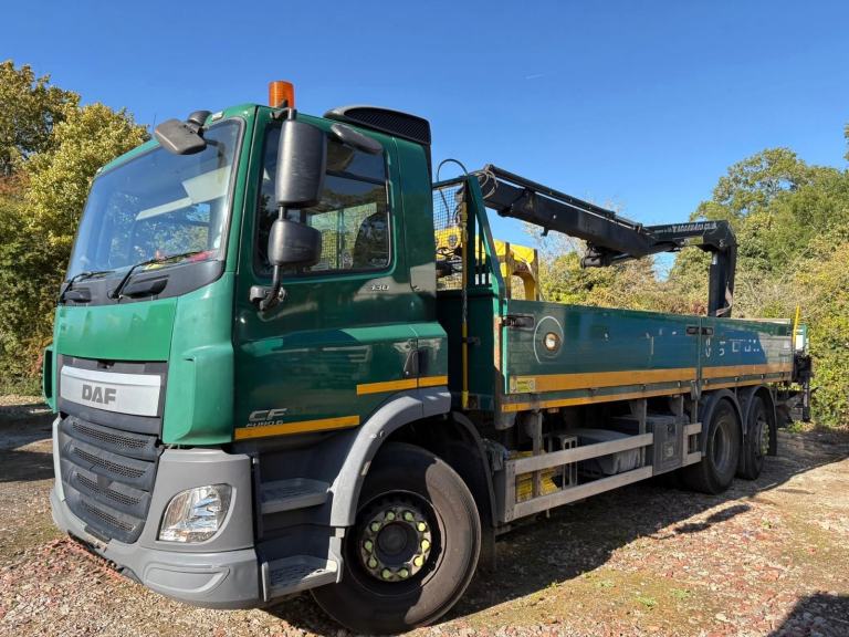 2015 DAF CF 75.330 26T DROPSIDE WITH HMF 1430 CRANE