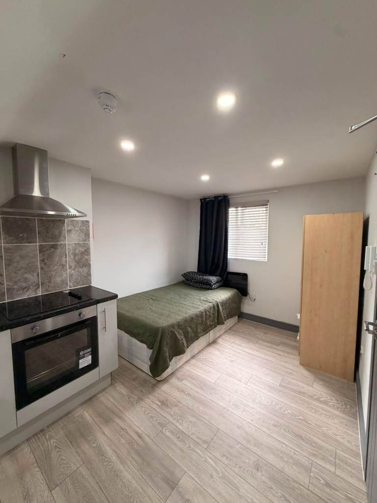 BENEFITS ACCEPTED - Self-Contained Studio Flat Available in Greenford Ealing UB6