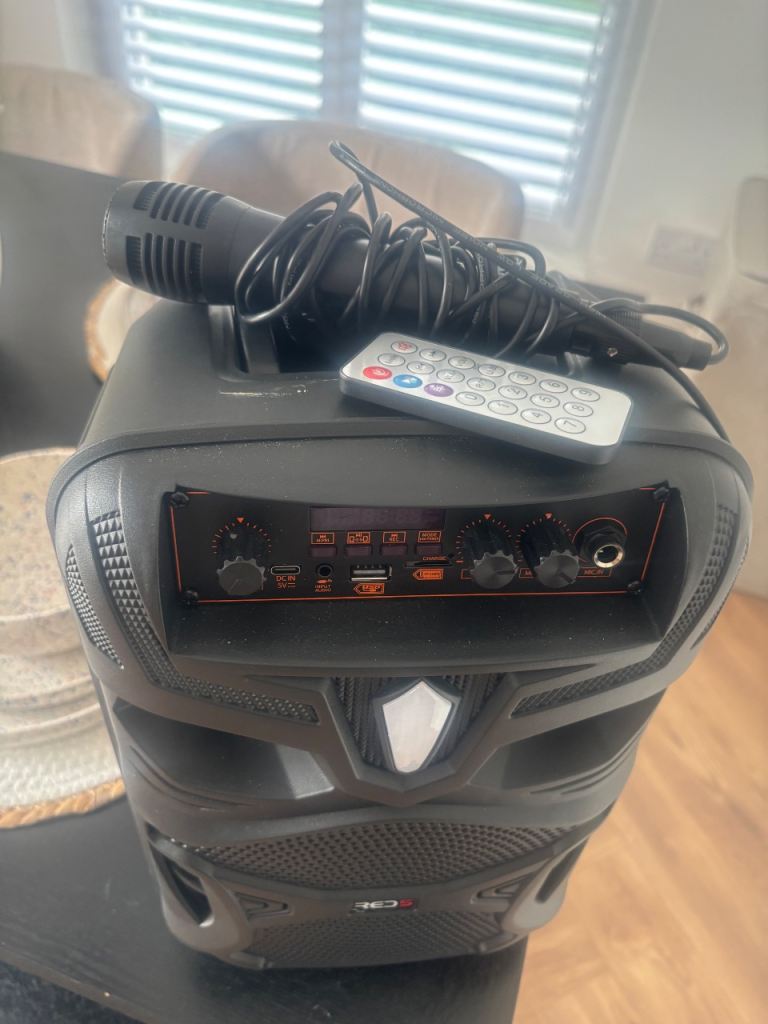 Small karaoke machine 