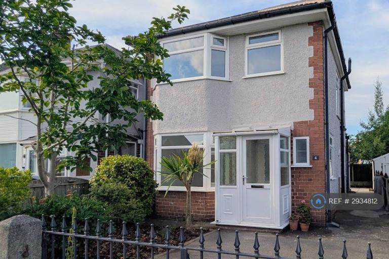 3 bedroom house in Seymour Drive, Ellesmere Port, CH66 (3 bed) (#2934812)