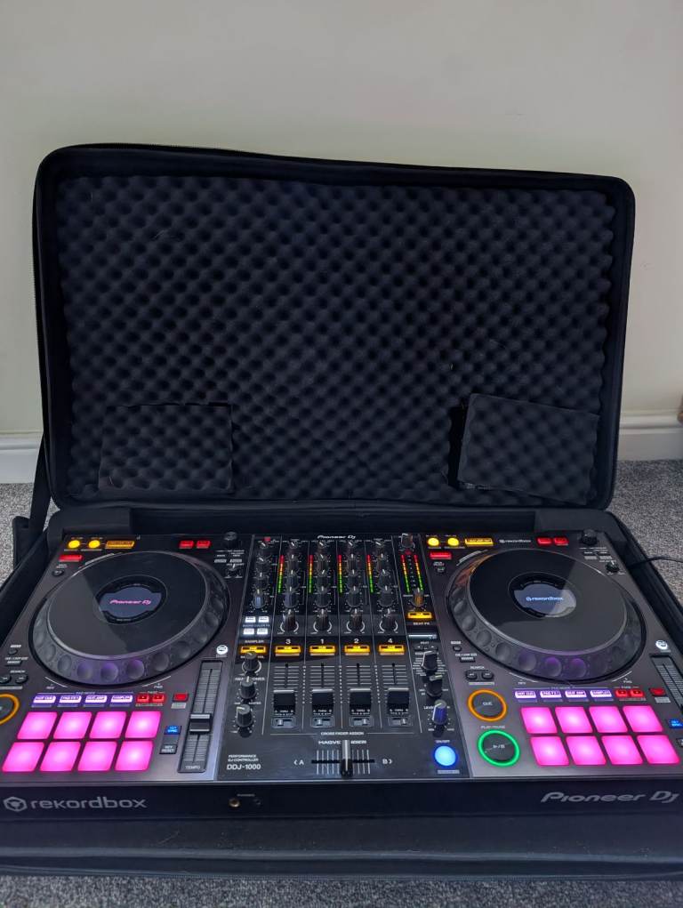 DDJ-1000 Controller + UDG Hardcase – Excellent Condition
