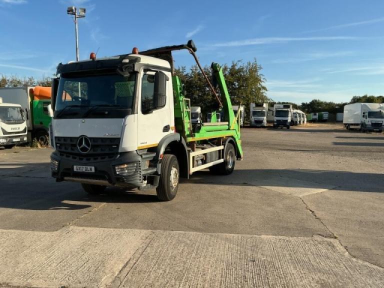 2017 (17) MERCEDES-BENZ DIESEL SKIP LOADER 7.7
