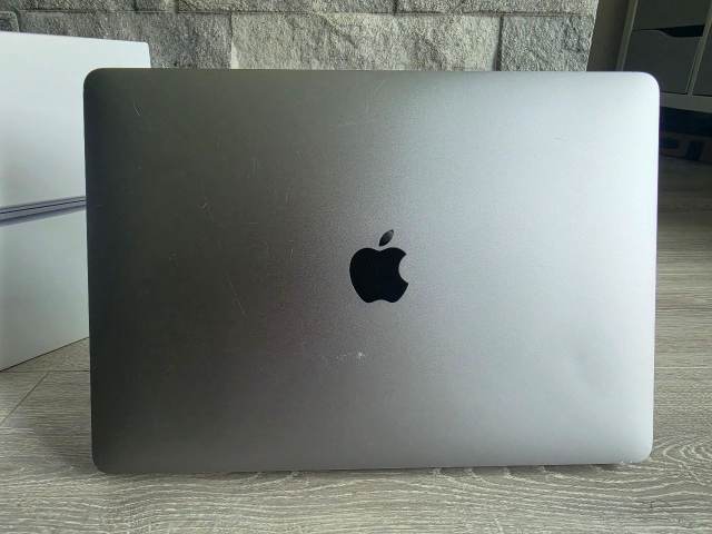 Apple MacBook Air M1 (2020) – Space Grey – 8GB RAM – 256GB SSD