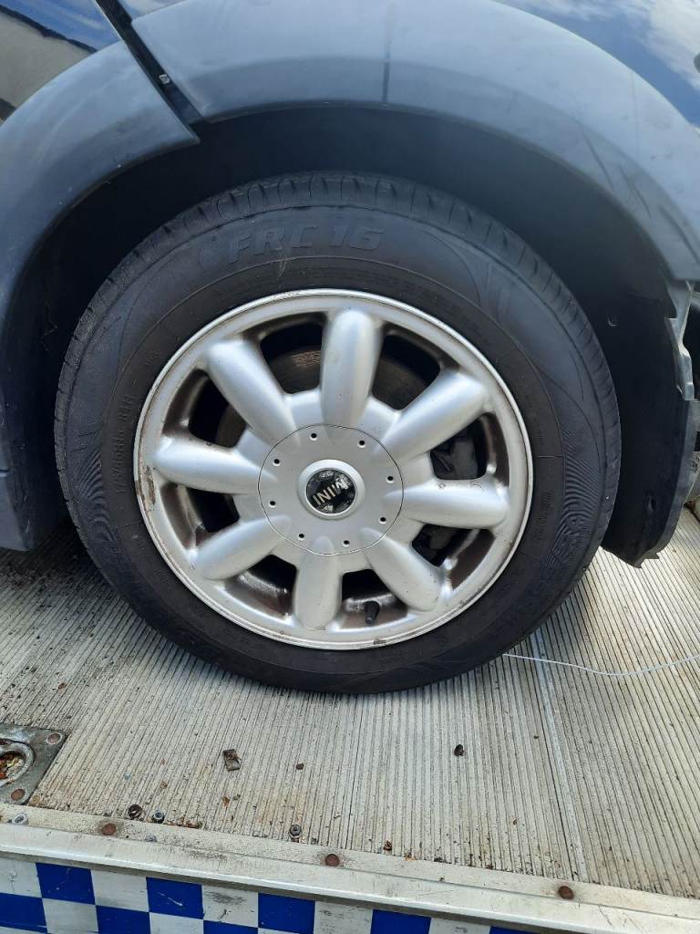 Mini one alloy wheels with 4 nearly new tyres excellent tread bargain 