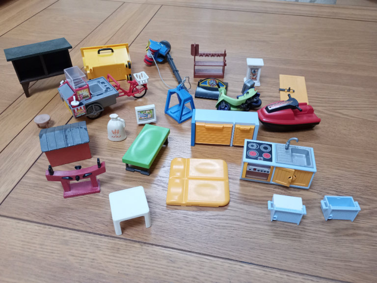 Playmobil assorted items bundle