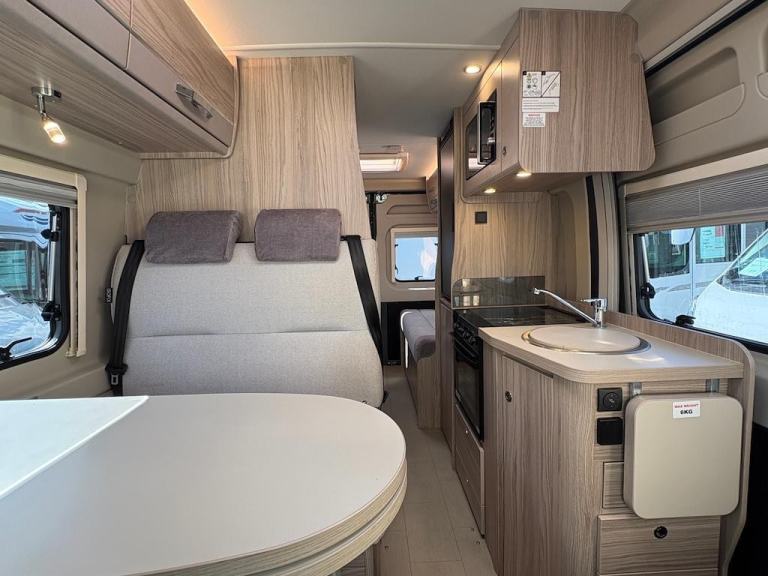 Elddis Signature CV40