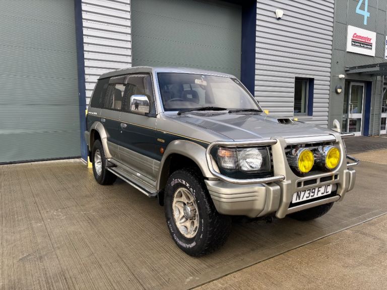 MITSUBISHI PAJERO 2.8TD EXCEED AUTOMATIC 1996 N REG - BLUE / GOLD NEEDS MINOR ATTENTION TO BREAKS