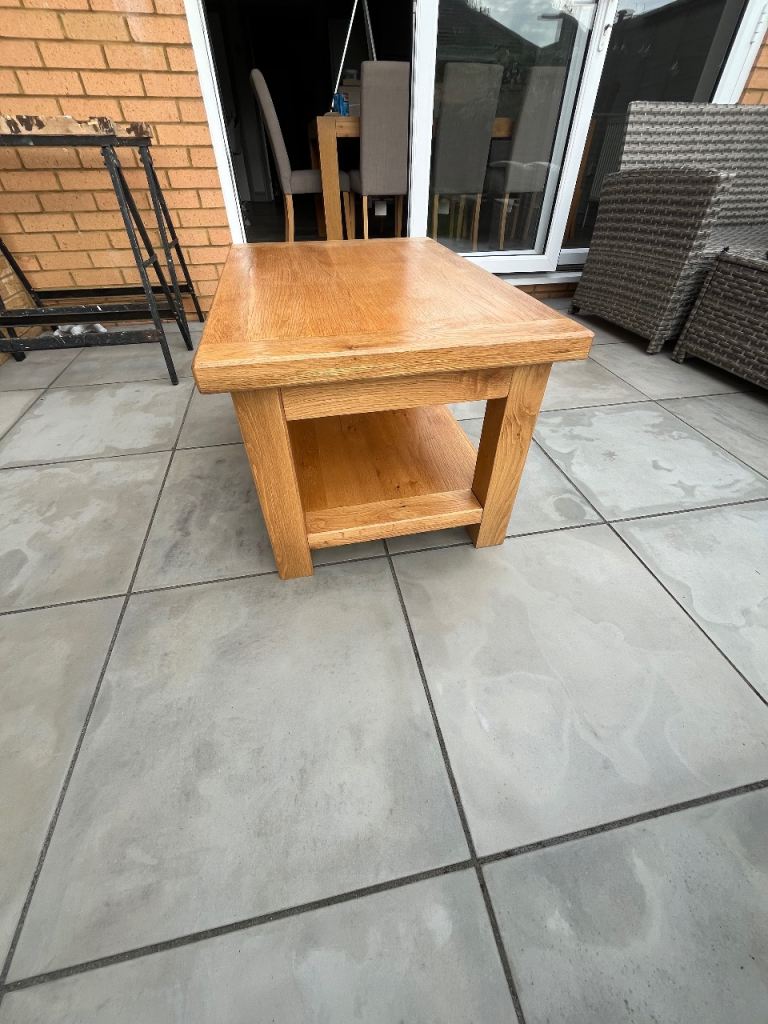 Oak coffee table 