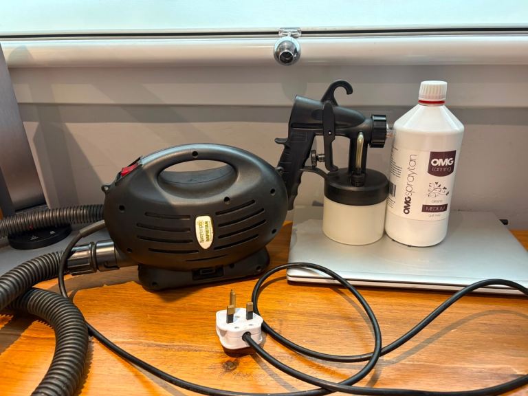 Rapide Tan Spray Tan Machine with OMG Spray Tan Solution
