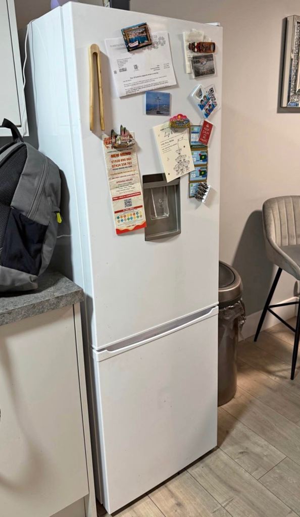 Frost Free Fridge Freezer with Water/Drink Dispenser for Sale