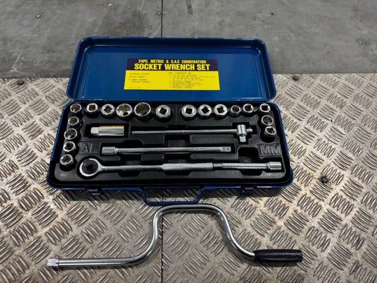 Brand new 24 pc socket wrench set