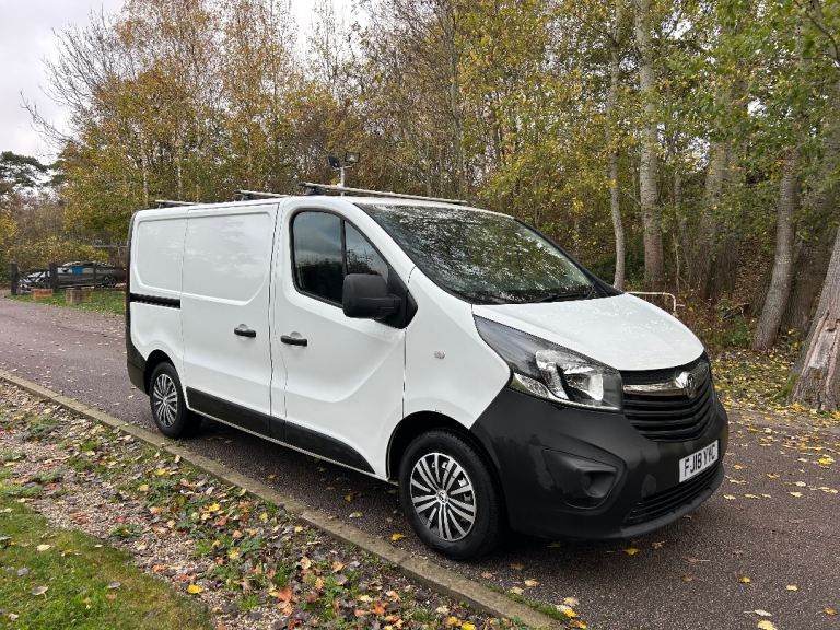 70,000 MILES VAUXHALL VIVARO 1.6 CDTI 2018 FREE ULEZ EX BT 2 SIDE DOORS EXCELLENT CONDITION