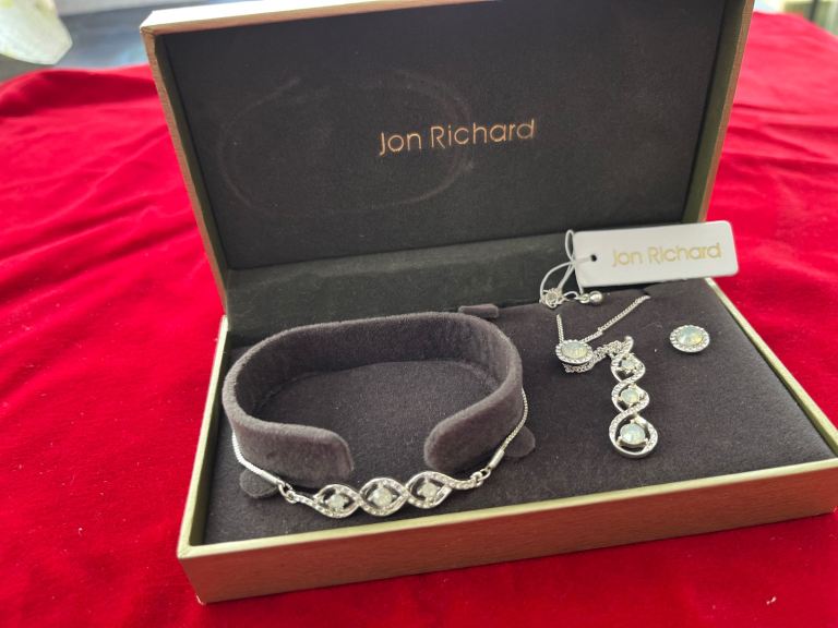 JON RICHARD set boxed 