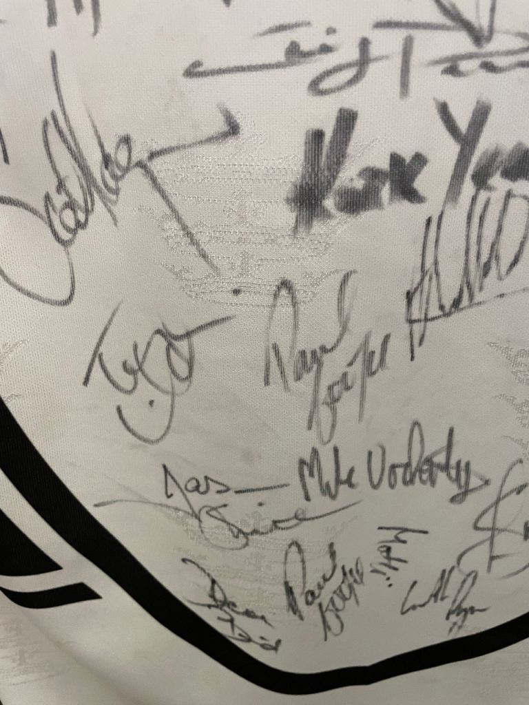 Hull fc 2001 signed shirt in excellent condition 