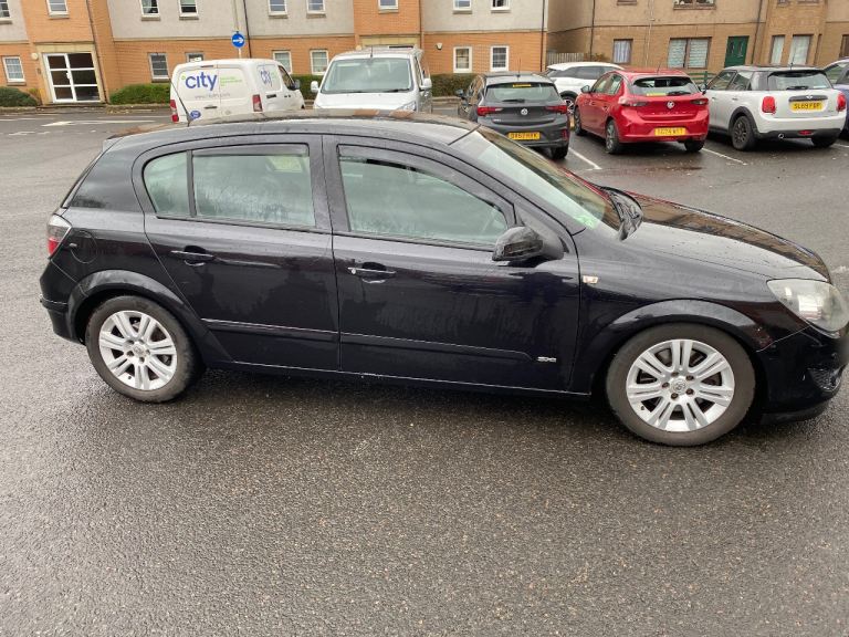Astra 1.9 cdti Diesel low mileage 1 year mot 