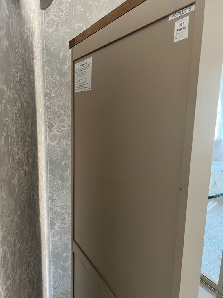 Lovely Cotswold Company Lundy Grey Display Cabinet Unit RRP£700