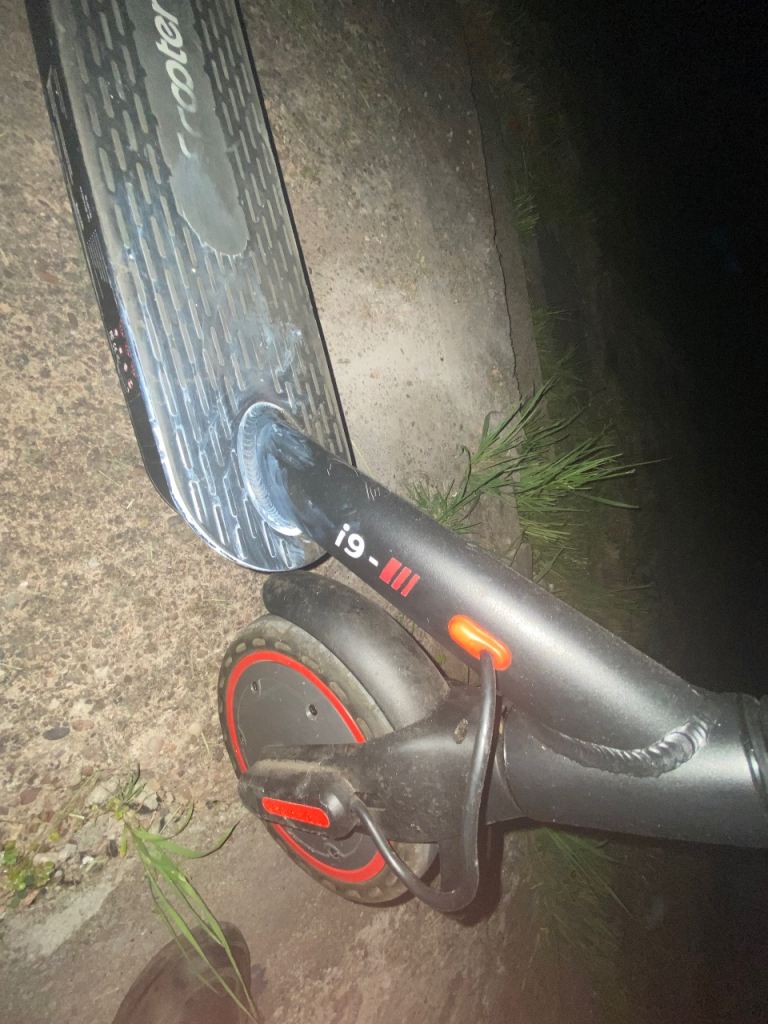 Electric scooter 