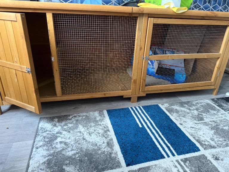 Rabbit hutch 