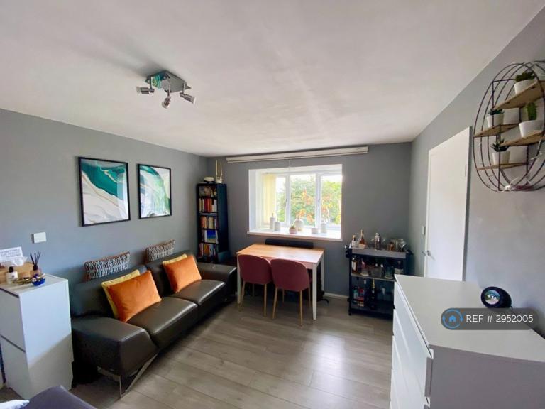 Studio flat in Cambridge Gardens, London, N10 (#2952005)