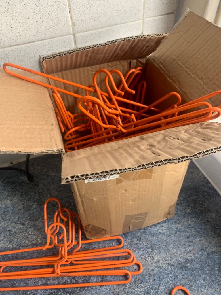 Rail hangers for door painting 