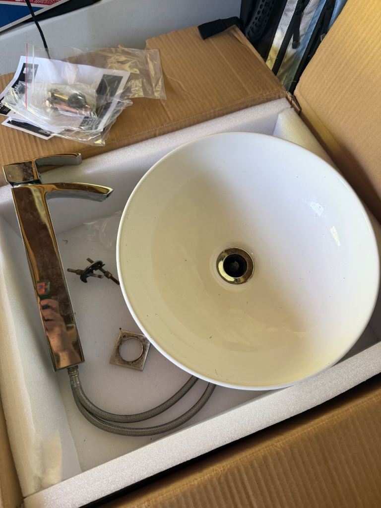 Circular Ceramic Bathroom Sink with Chrome Mixer Tap