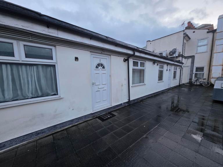  Great 1 Bedroom Flat to Rent – Sutton – Move in Now