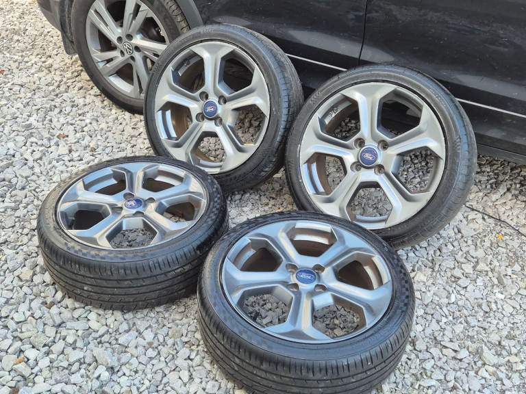 🌟Genuine Ford fiesta 17 inch alloy wheels 4x108 WITH MATCHING TYRES 6M++