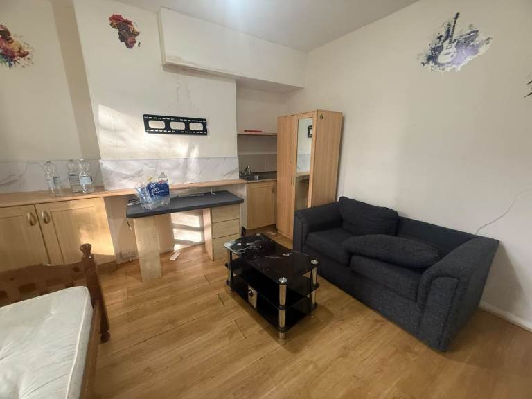 Double rooms for UC/PIP/LWCRA/JSA/ESA - Lenton Boulevard - All bills included