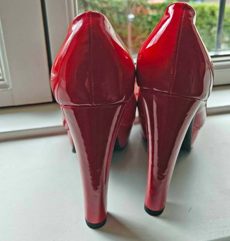 High heels, size 6