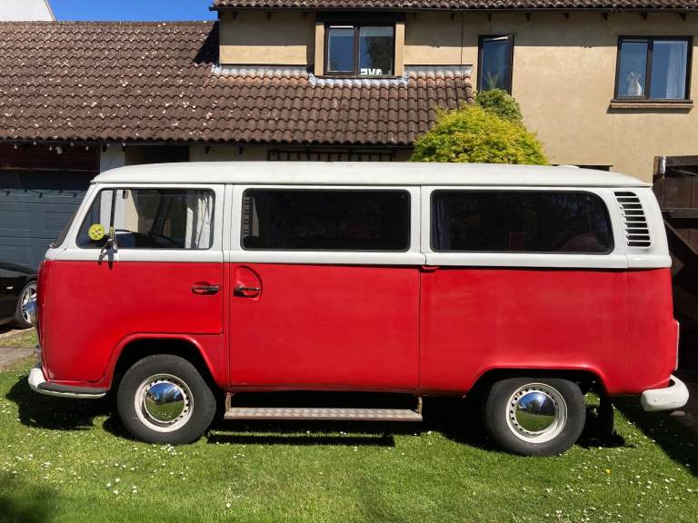 Camper Van bay window T2 1972