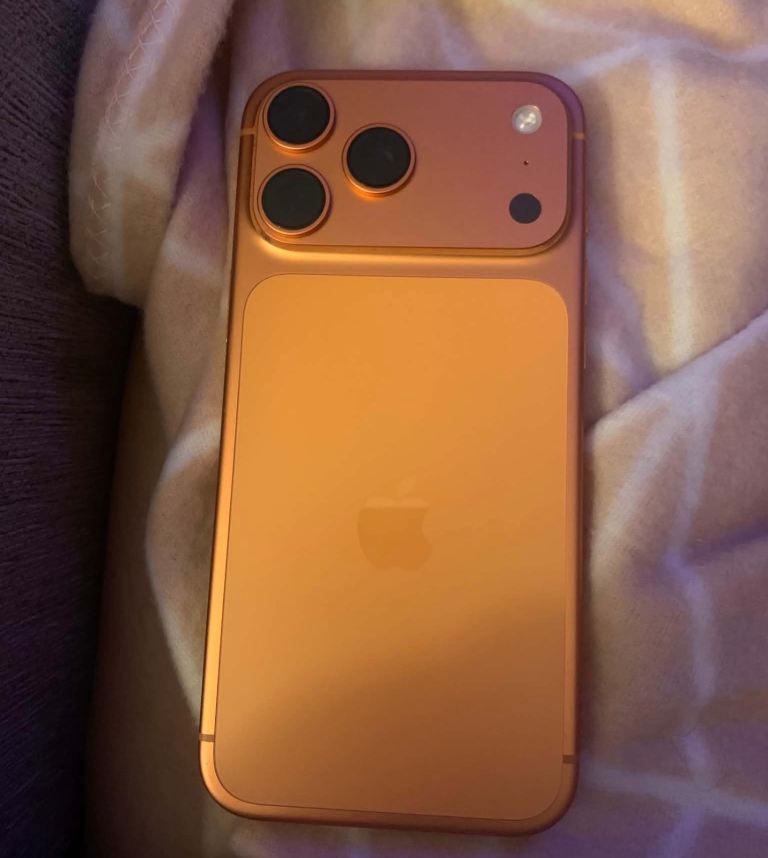 Apple iPhone 17 Pro Max – Orange, As Good As New 256gb