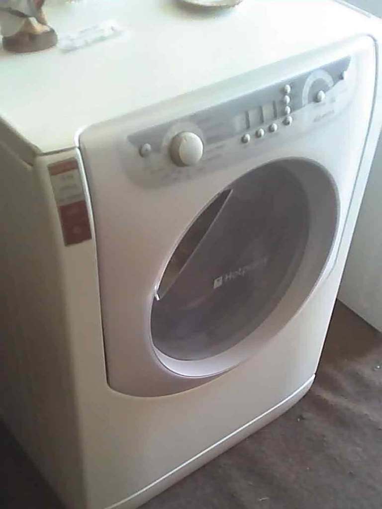 WHITE 'HOTPOINT' AQUALTIS WASHING MACHINE. 7.5KG - 1400 SPIN. GOOD ORDER. DELIVERY AVAILABLE