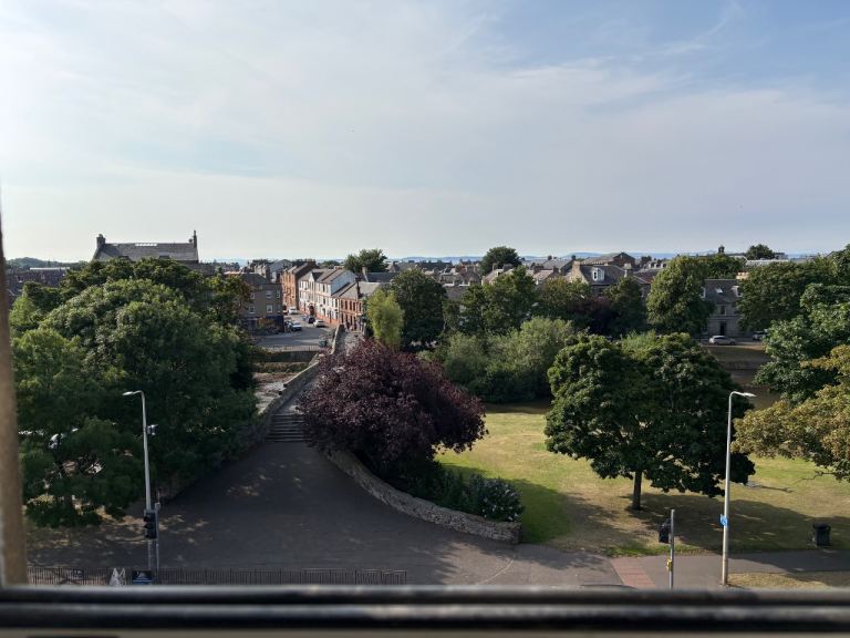 Modern two  double bedroom flat