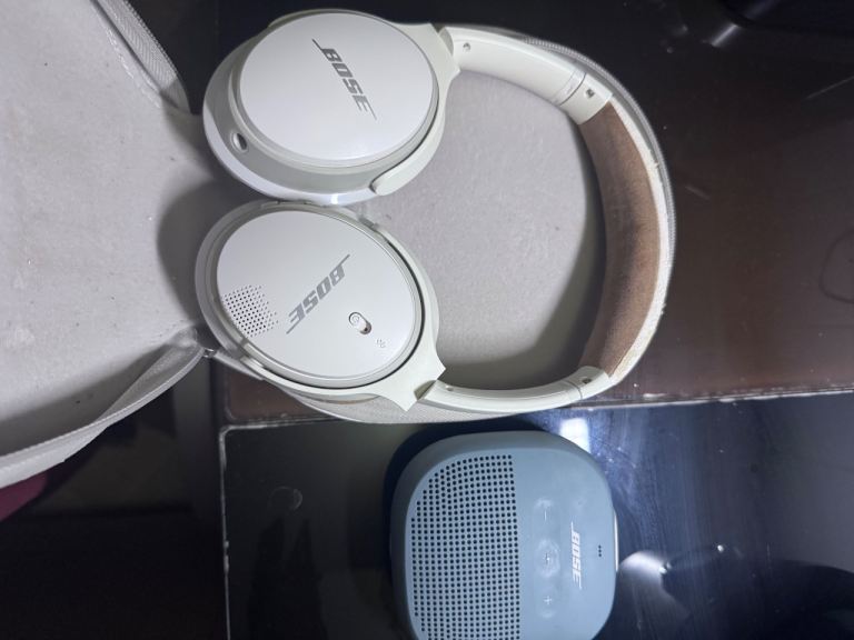 BOSE BUNDLE - Bluetooth headphones and Mini BT speaker