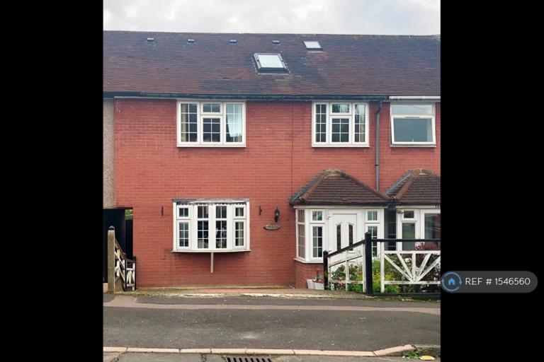 4 bedroom house in Burrow Road, Chigwell, IG7 (4 bed) (#1546560)