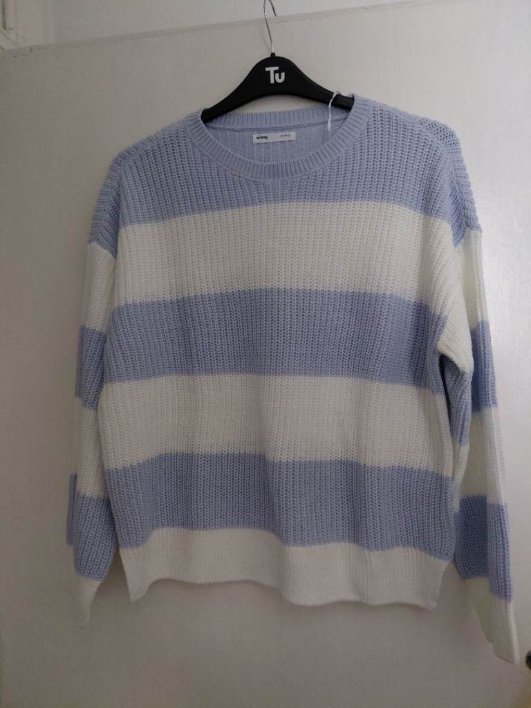  Sinsai oversized light blue and white striped crewneck sweater 