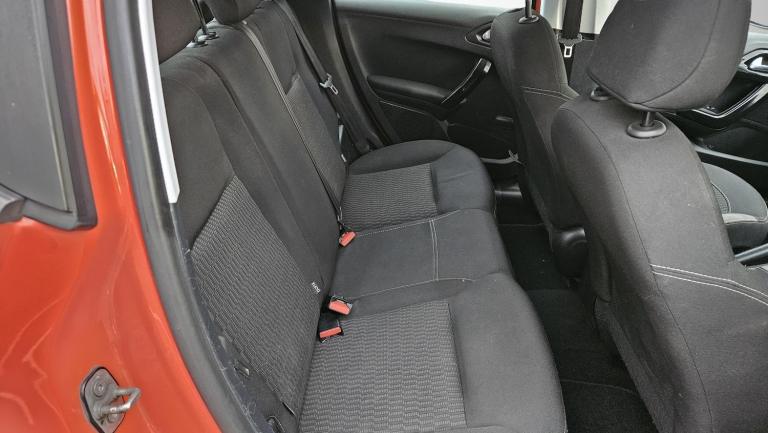 2016 Peugeot 208 1.2 PureTech XS White Hatchback 5dr Petrol Manual Euro 6 (82 ps) Hatchback Petro...