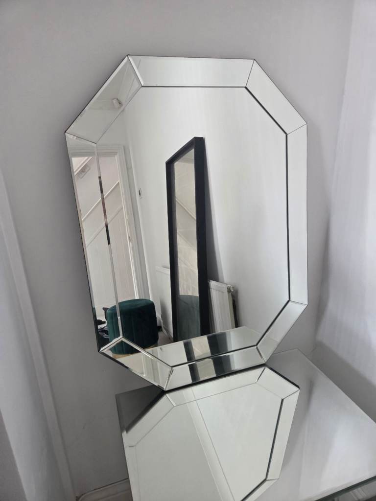 Octagonal Bevelled Mirror 