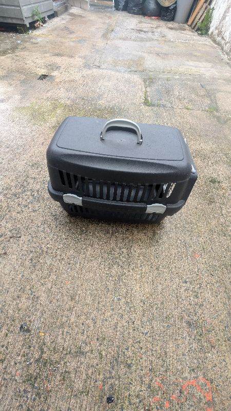 Cat Carrier (used good condition)