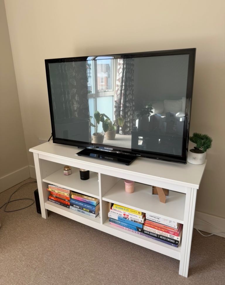 White TV Unit / Stand with Shelves 