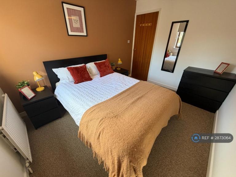 2 bedroom flat in Society Court, Aberdeen, AB24 (2 bed) (#2873064)