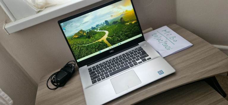 DISCOUNTED (SCRATCHES) Warranty 15.6" Core i5 Quad 16GB RAM 256GB SSD DELL Win11 MS Office Laptop
