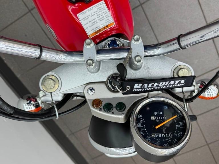 SUZUKI VAN VAN 125 RV 125 RED 2014, 14 REG JUST 7,096 MILES, USED MOTORCYCLE