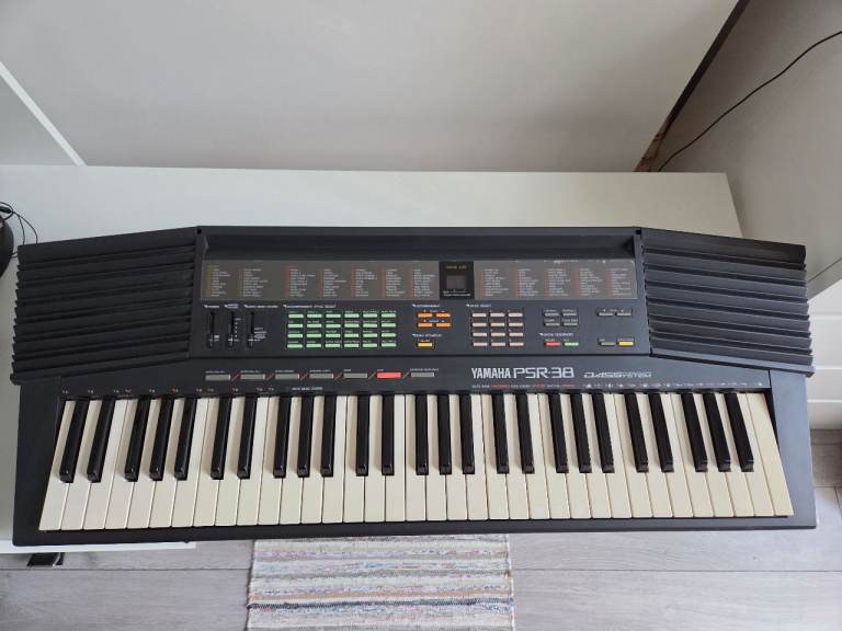 Yamaha PSR-38 electric keyboard
