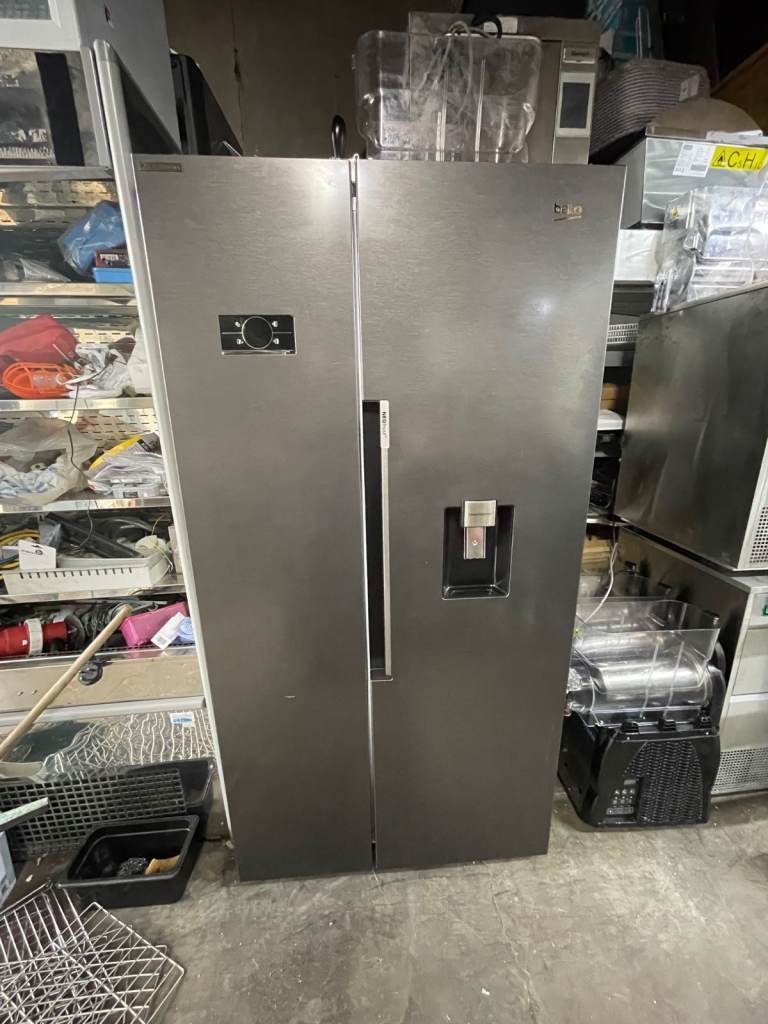 Beko American Style Fridge Freezer with WATER DISPENCER- CHARCOAL BLACK