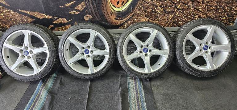 Ford Genuine 18 alloy wheels + 4 x tyres 235 40 18